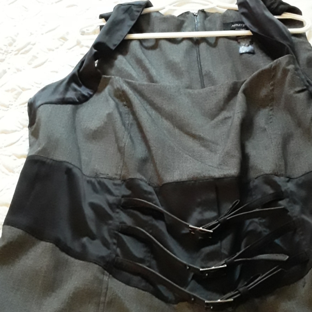 Women's dress